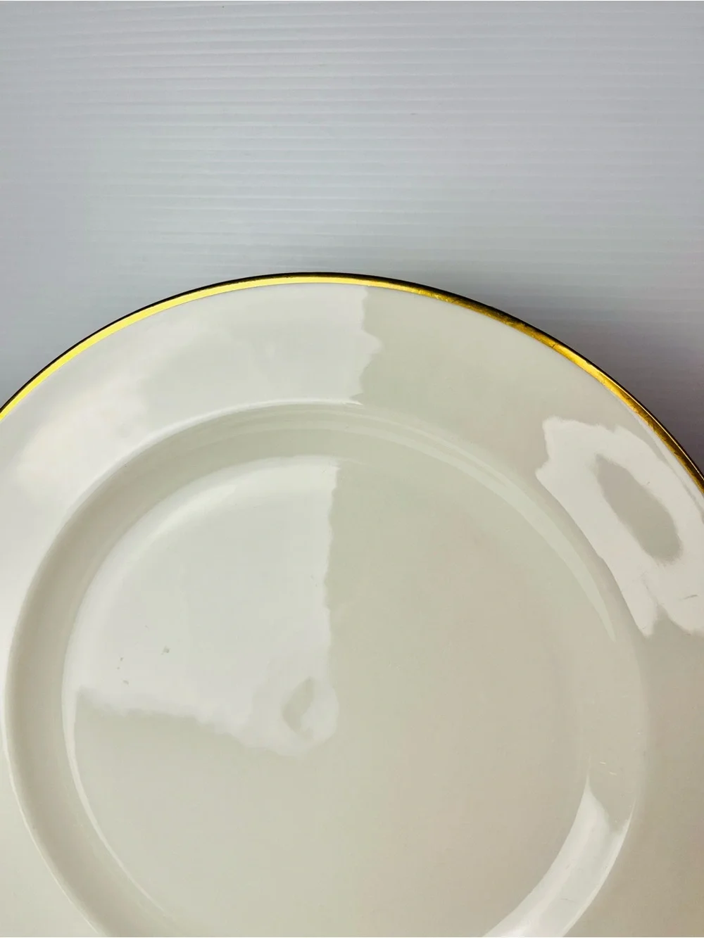 Set Of 4 Vintage Haviland Porcelain Limoges White Dinner Plates with Gold Trim